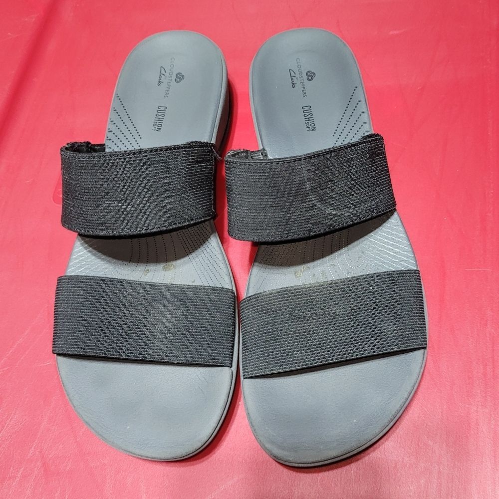 CLARKS Women's Cloud Steppers  Sandals Size 9